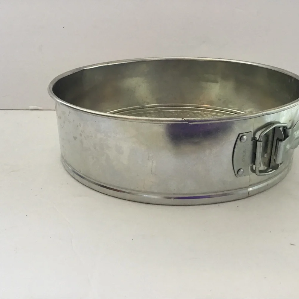 Springform cake pan. 10”